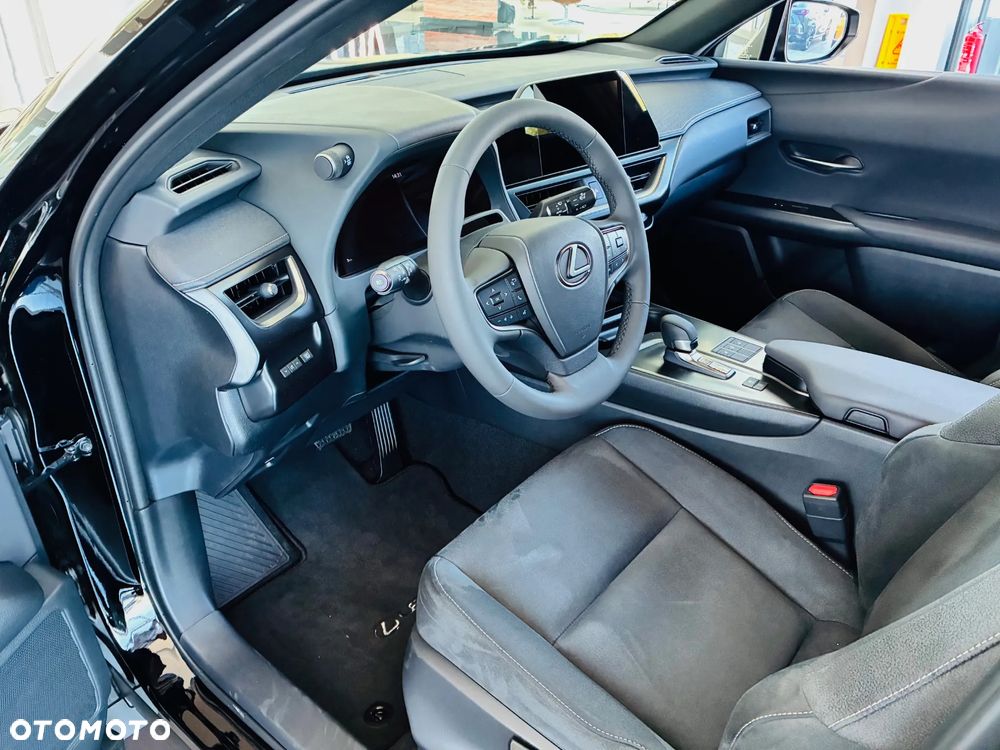 Lexus UX 300h Business - 7