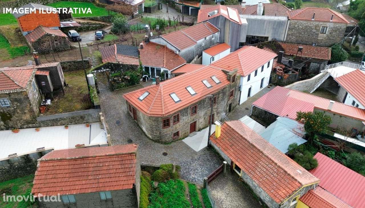 Moradia de 220m2 em Roge – Oportunidade Única de Restauro a 5 min. do - Grande imagem: 3/26