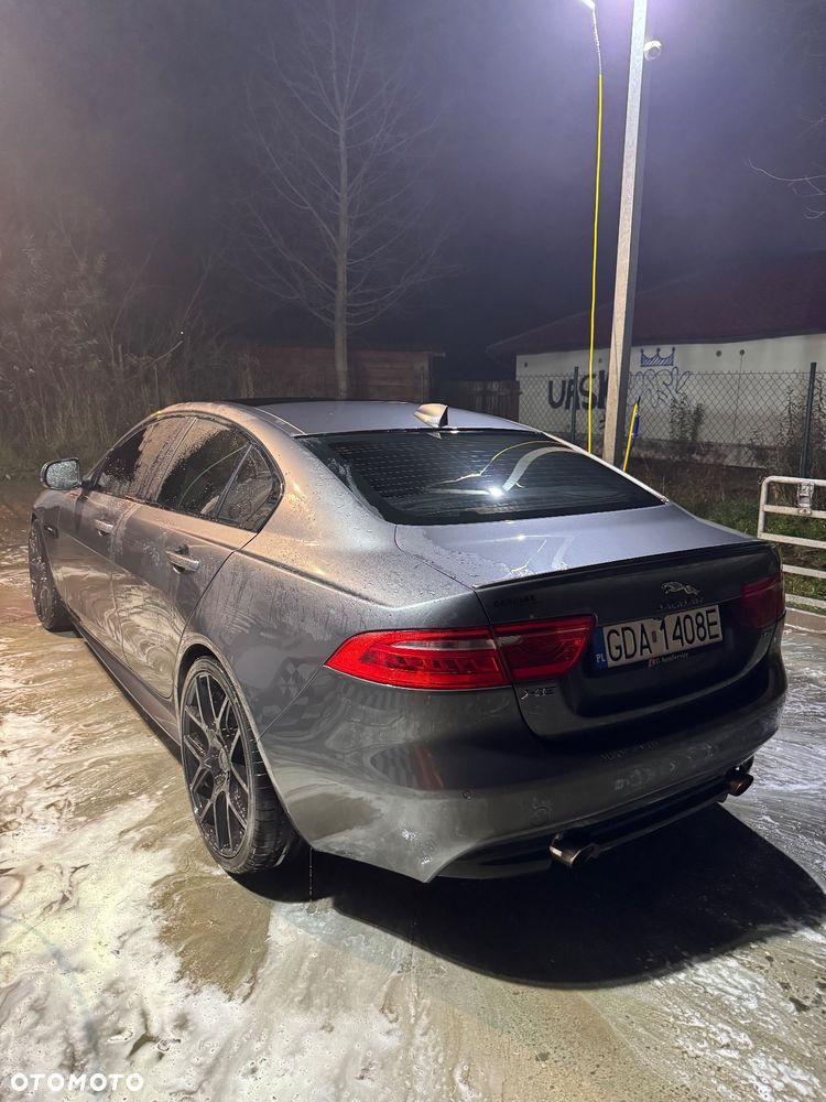 Jaguar XE - 25