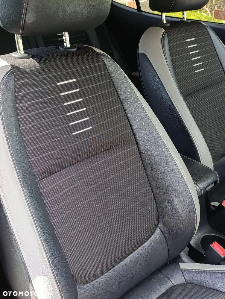 Kia Stonic 1.4 L - 19