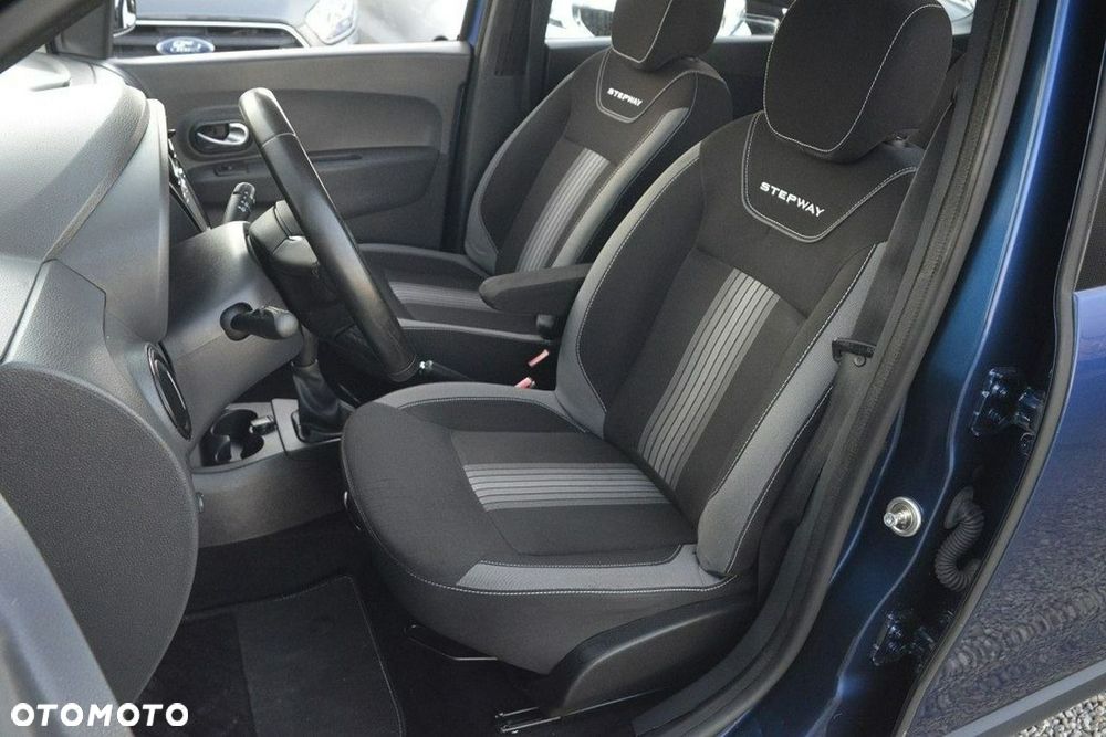 Dacia Lodgy SCe 100 Stepway - 15