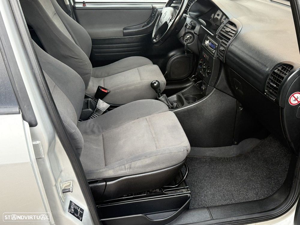 Opel Zafira - 11