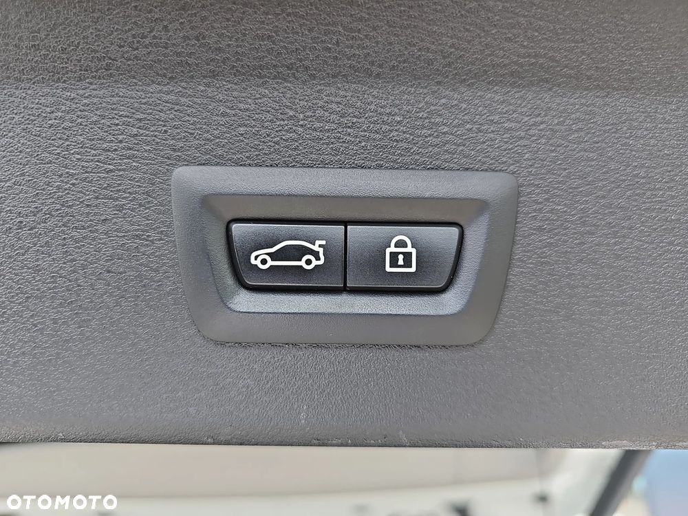 BMW X1 xDrive20i xLine - 22