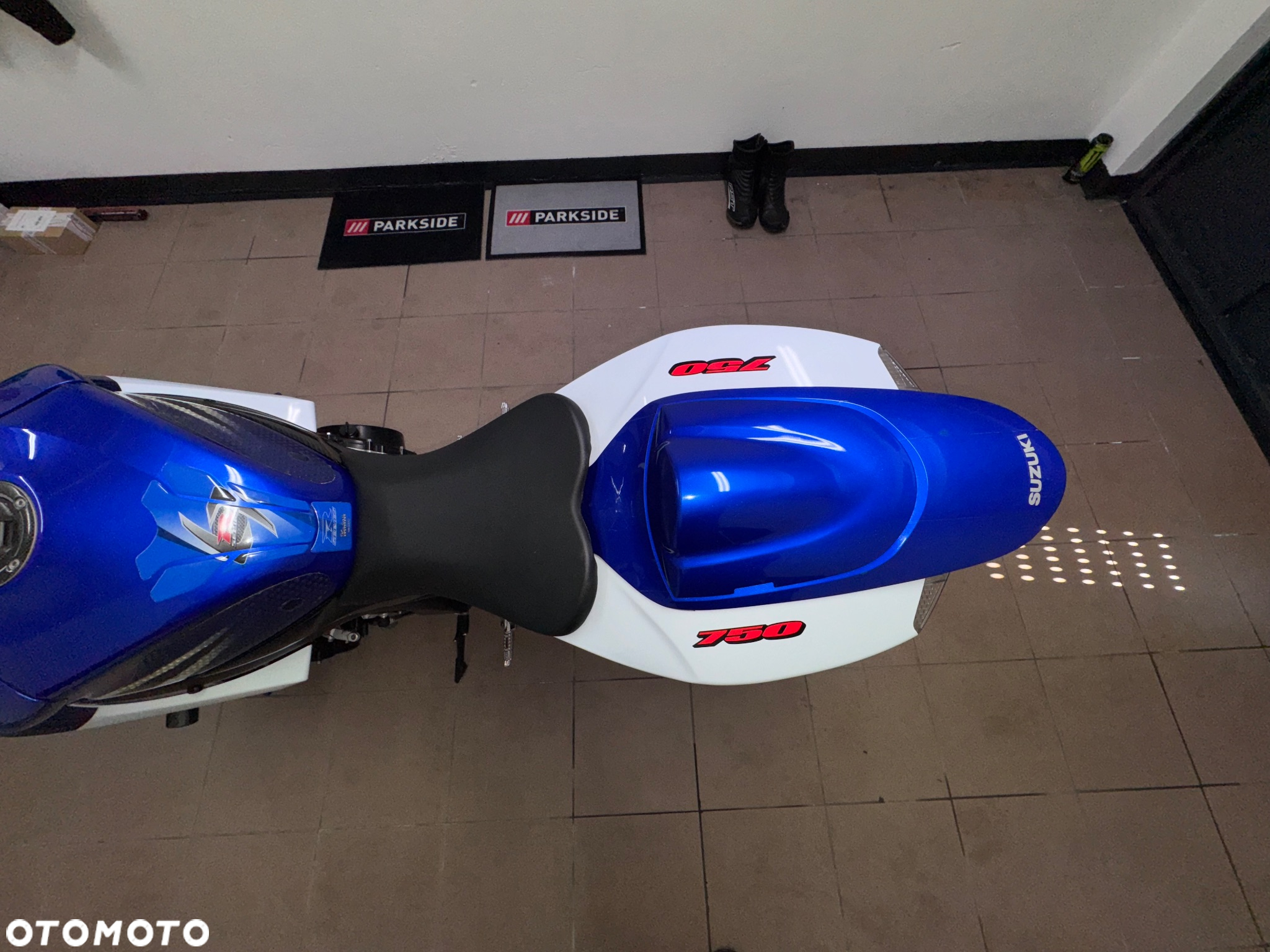 Suzuki GSX-R - 12