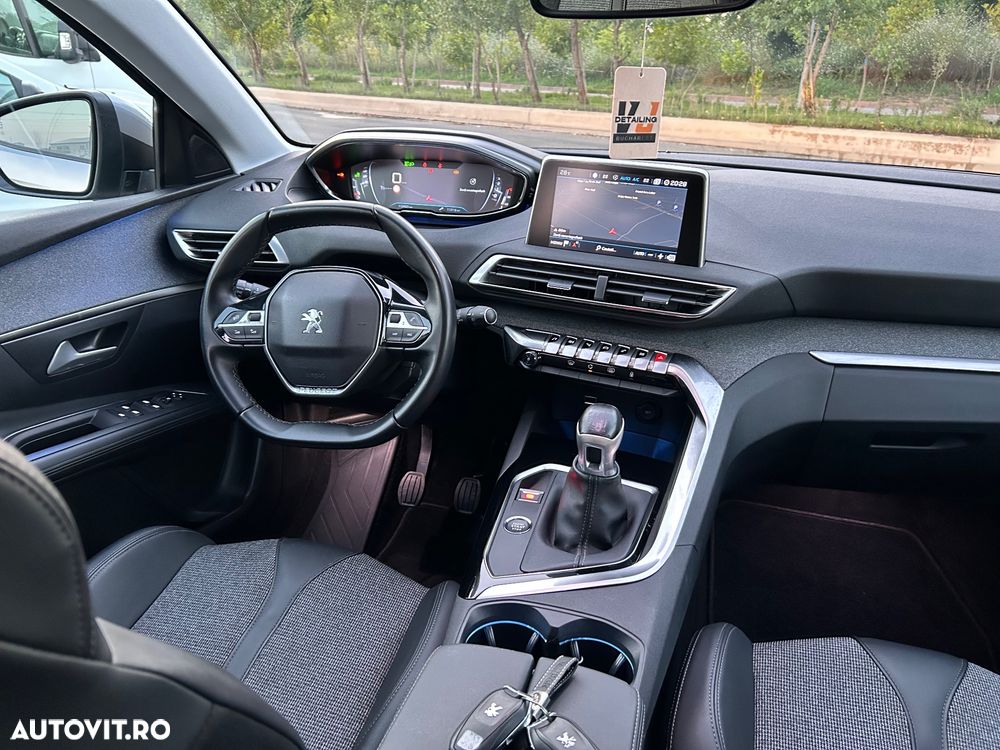 Peugeot 3008 PureTech 130 Stop & Start GPF Allure - 12