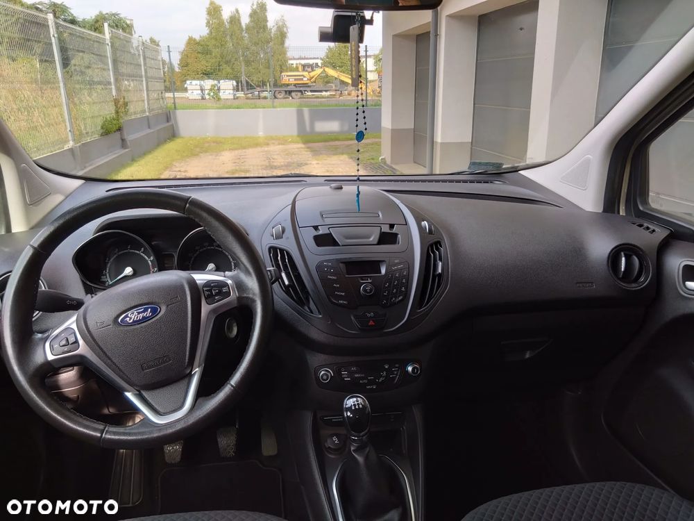 Ford Tourneo Courier 1.0 EcoBoost Titanium - 10