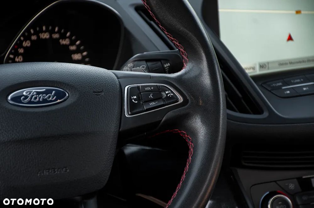 Ford Kuga 2.0 TDCi 4x4 ST-Line - 37