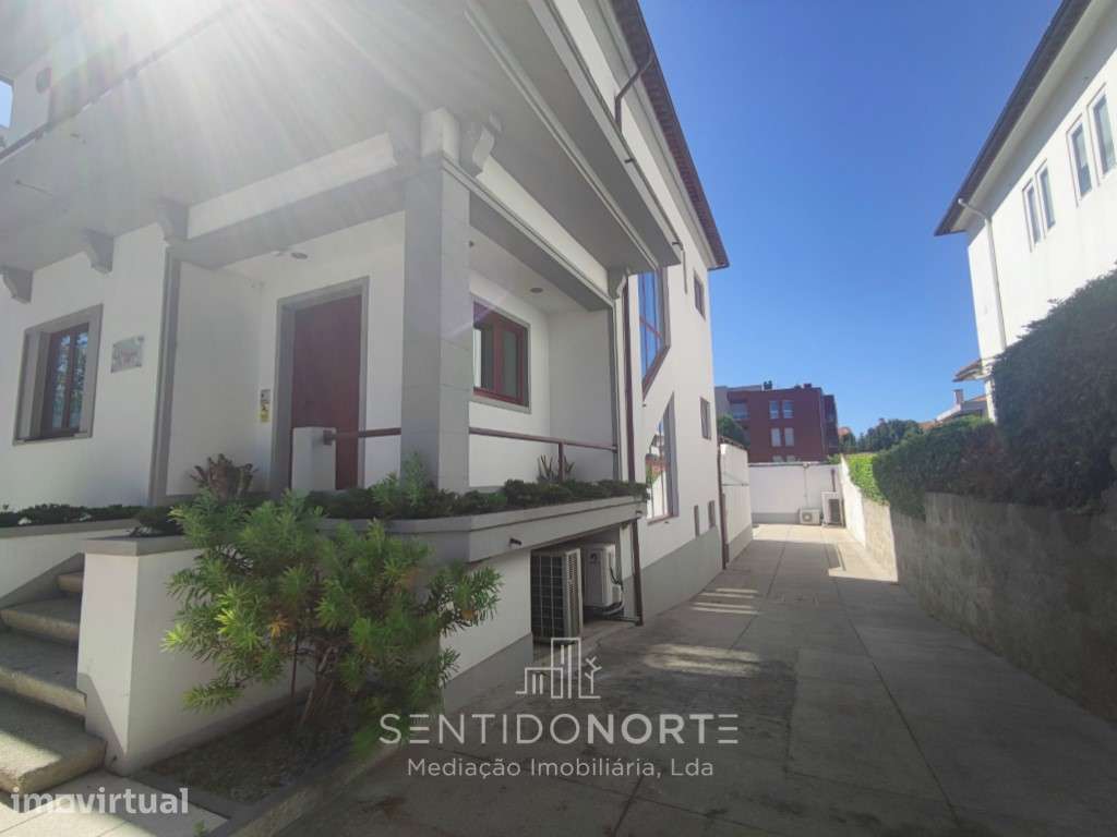 Moradia para serviços junto à Casa da Música - Grande imagem: 3/26