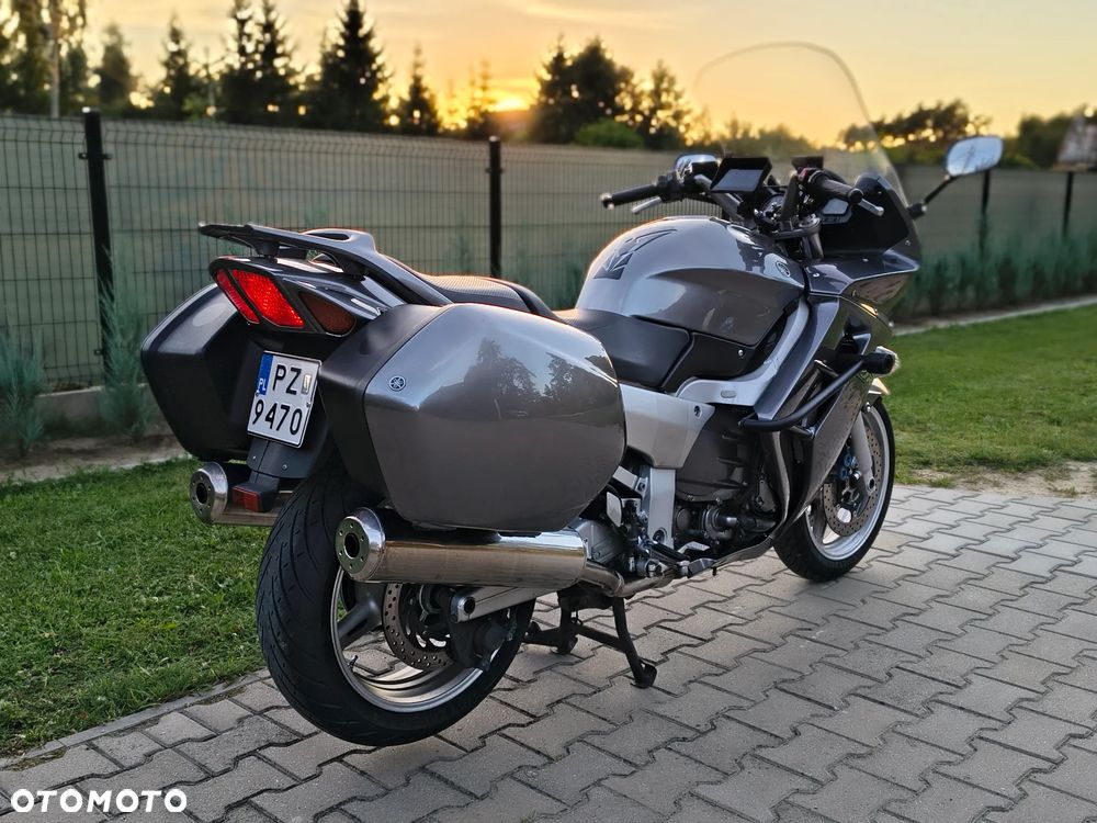 Yamaha FJR - 6