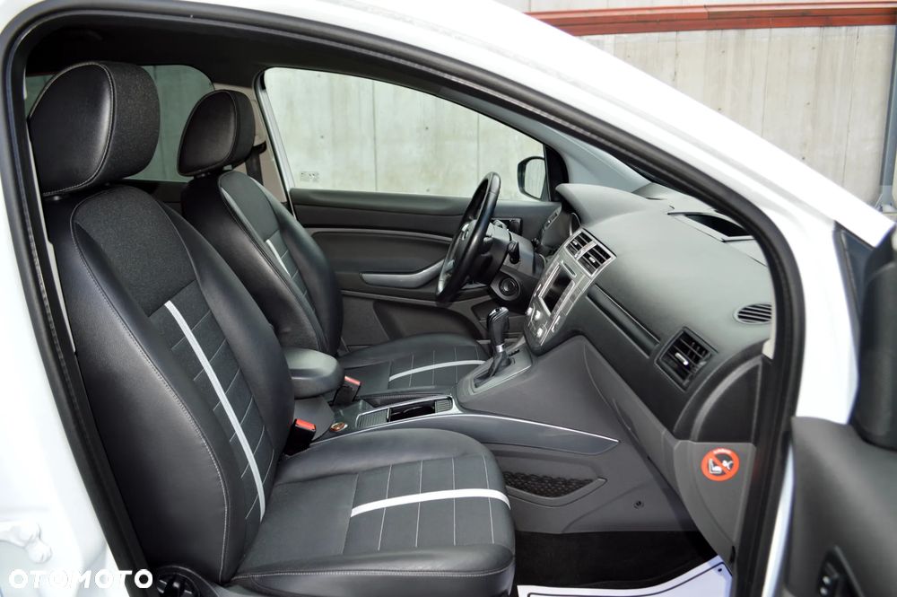 Ford Kuga 2.0 TDCi 4x4 Titanium - 10