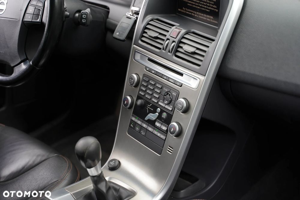 Volvo XC 60 D5 AWD - 28