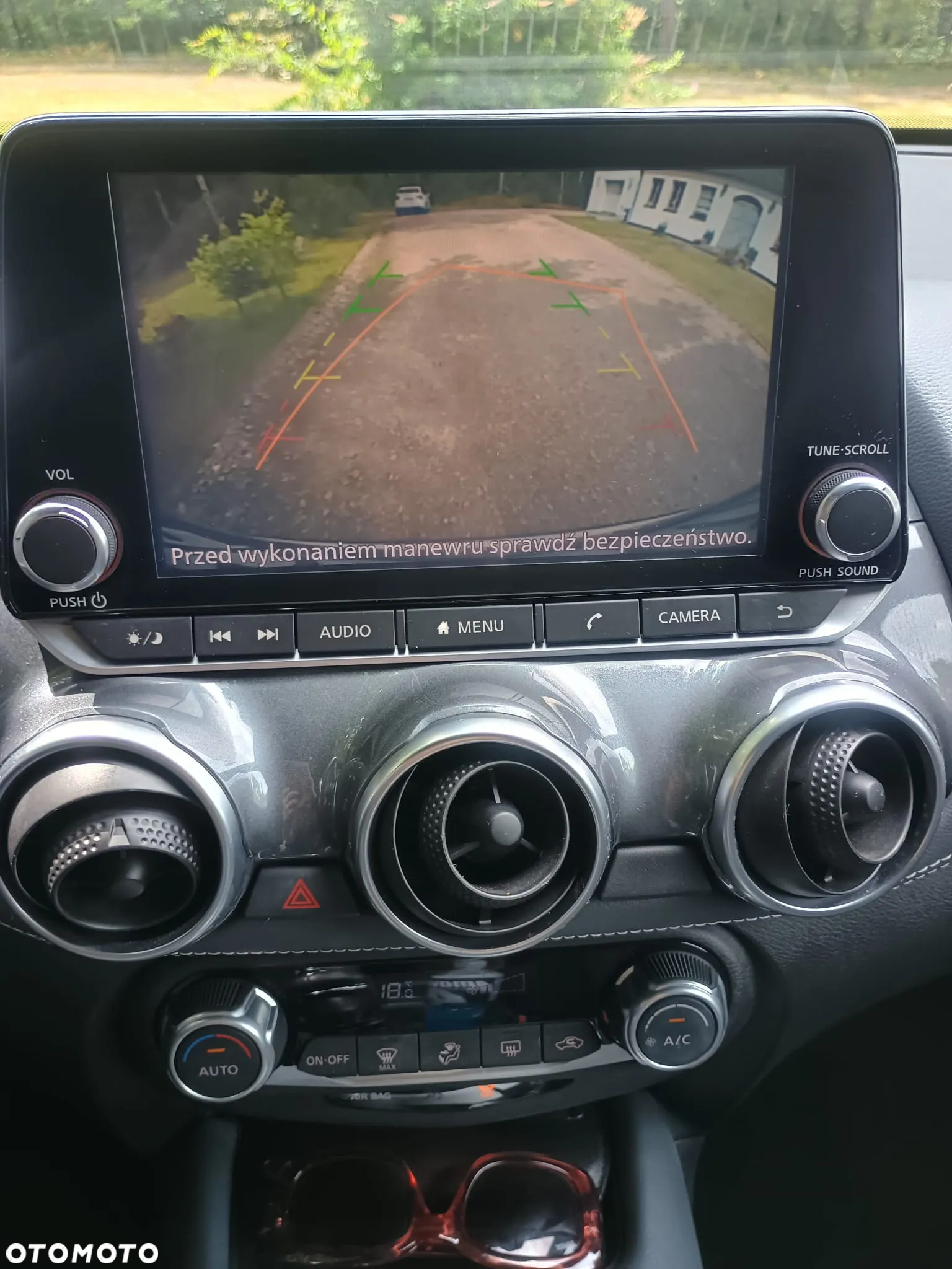 Nissan Juke 1.0 DIG-T N-Connecta - 8