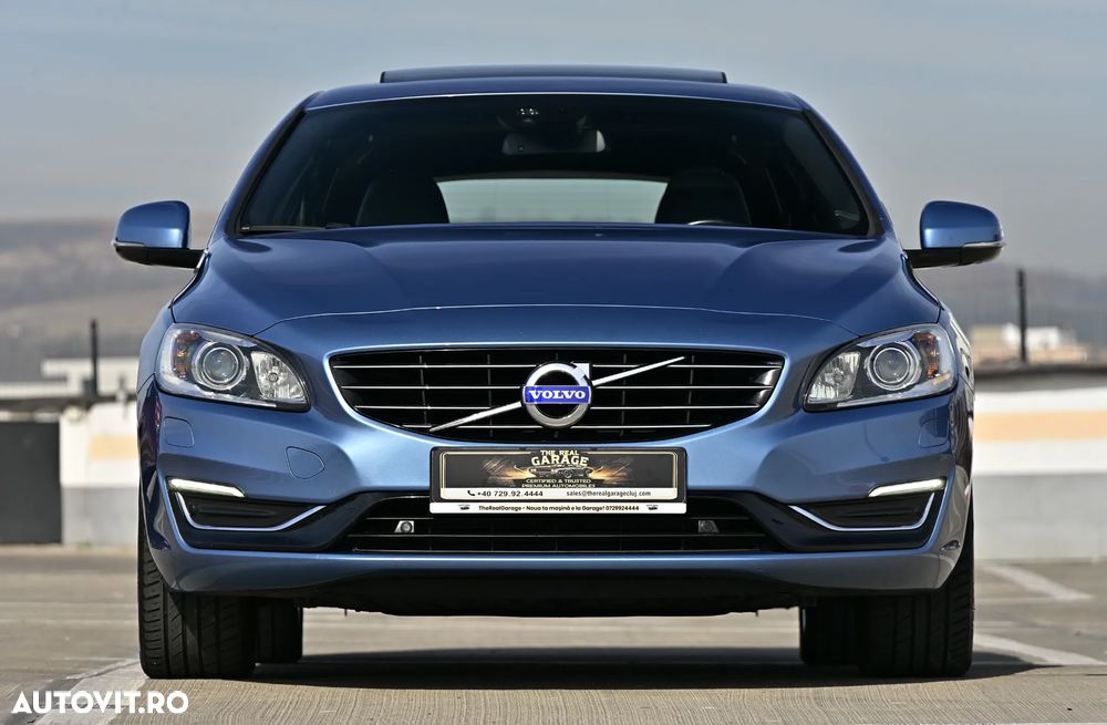 Volvo V60 D6 Plug-In-Hybrid AWD Geartronic Summum - 33