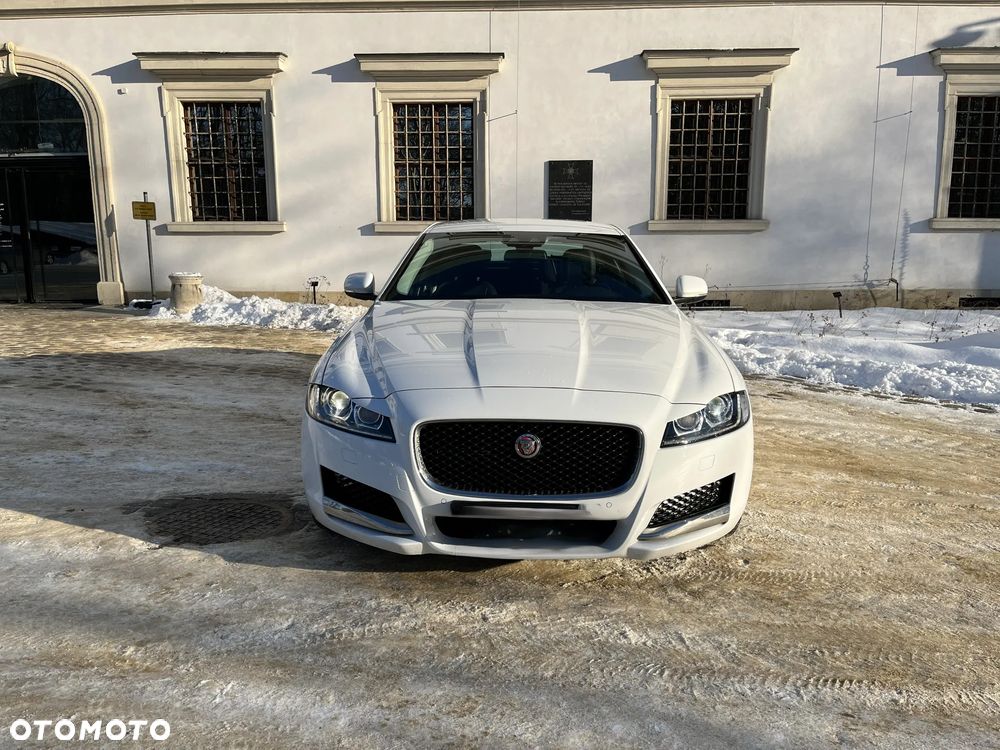 Jaguar XF 2.0 T Prestige - 2