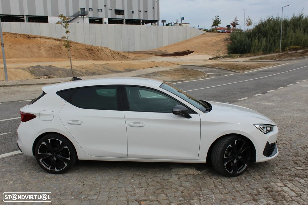 Cupra Leon 1.4 e-Hybrid (180 kW System) - 11