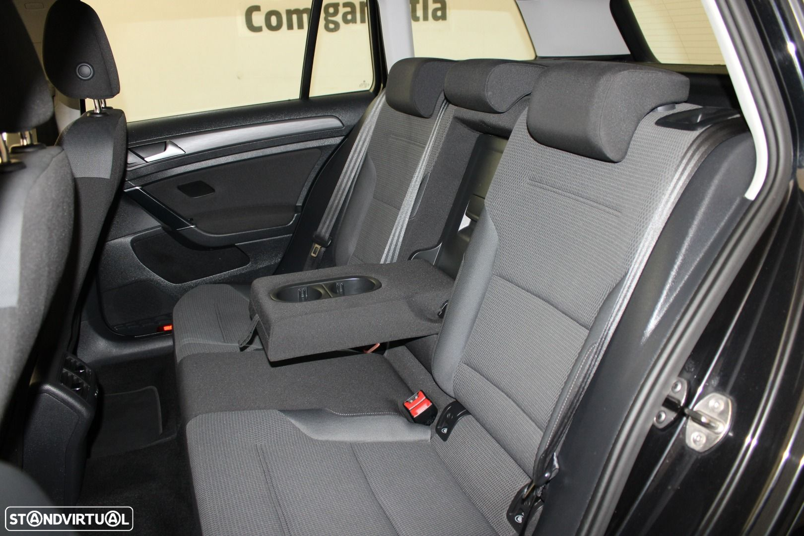 VW Golf Variant 1.6 TDi Confortline - 23