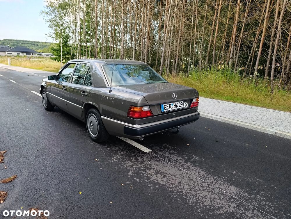 Mercedes-Benz W124 (1984-1993) - 14