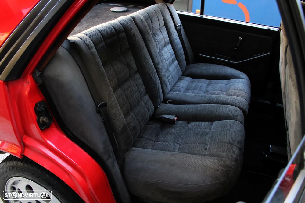 Lancia Delta 1.6 HF Turbo - 27