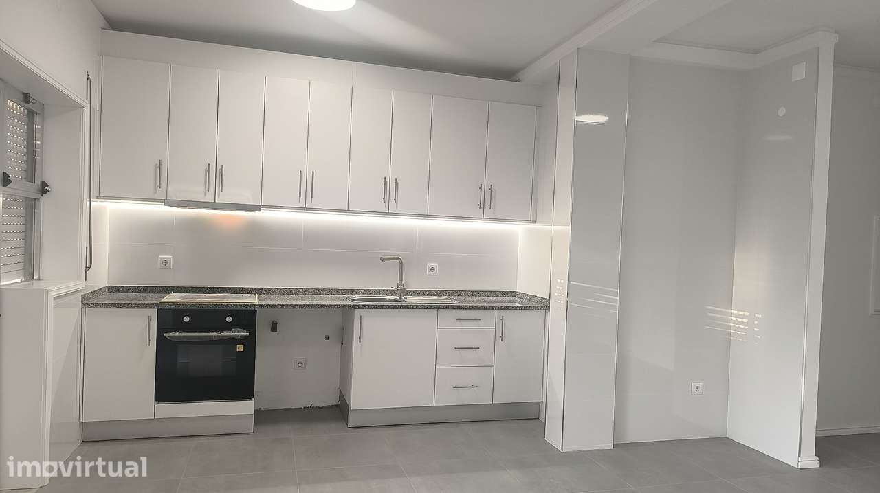 T2 renovado no centro de Santo Tirso