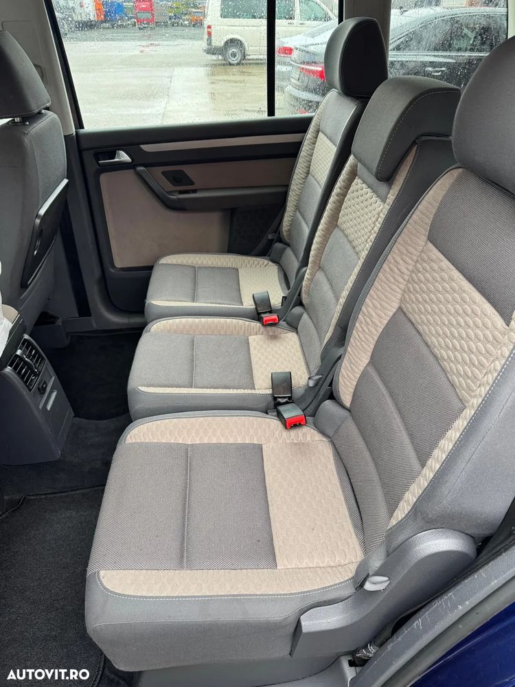 Volkswagen Touran 2.0 TDI DPF DSG Cross - 11