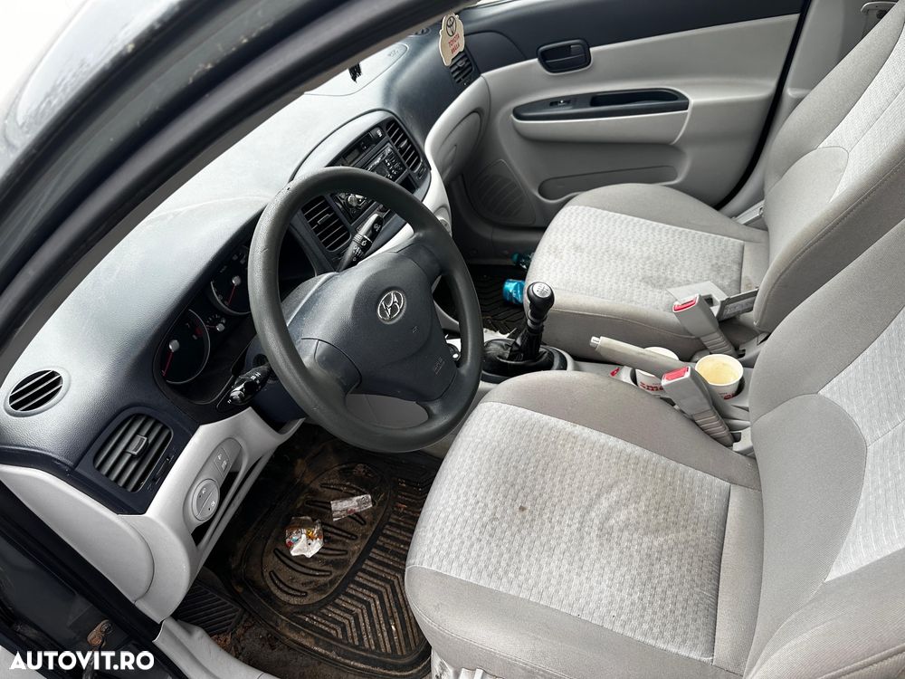 Hyundai Accent - 6