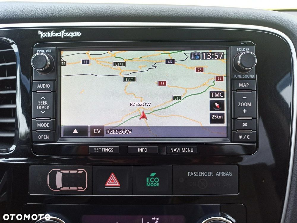 Mitsubishi Outlander - 24