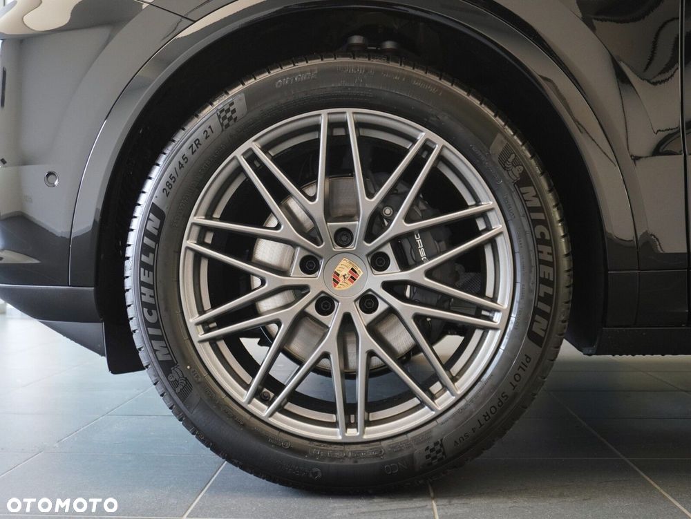 Porsche Cayenne Black Edition - 11
