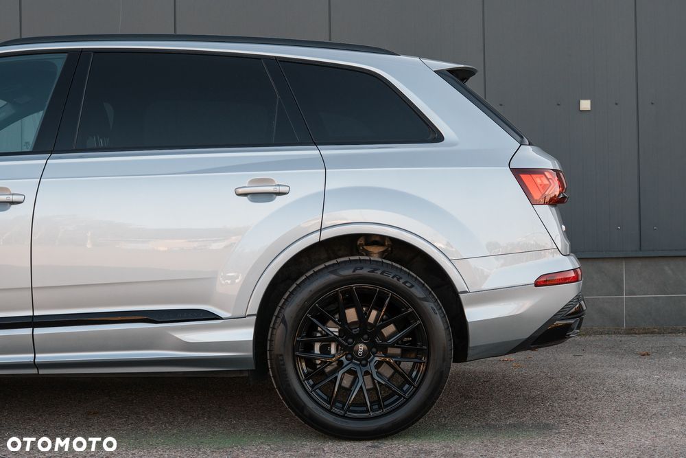 Audi Q7 55 TFSI quattro tiptronic S line - 4
