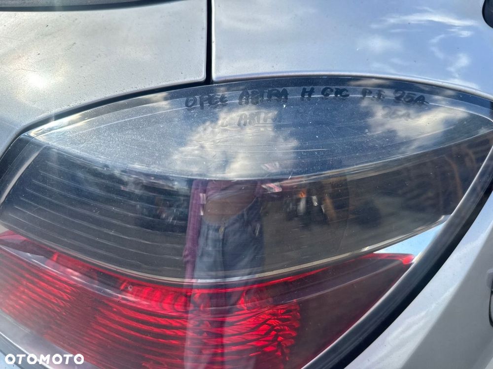 OPEL ASTRA H GTC LAMPA PRAWA TYLNA PRAWY TYŁ - 10
