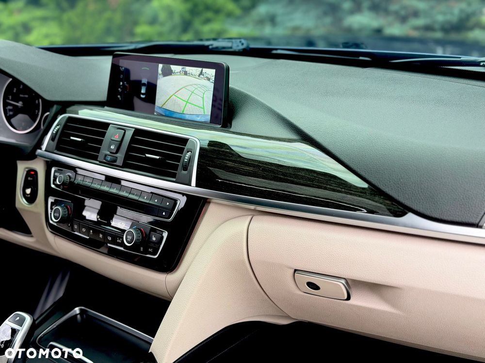 BMW Seria 3 330i - 5