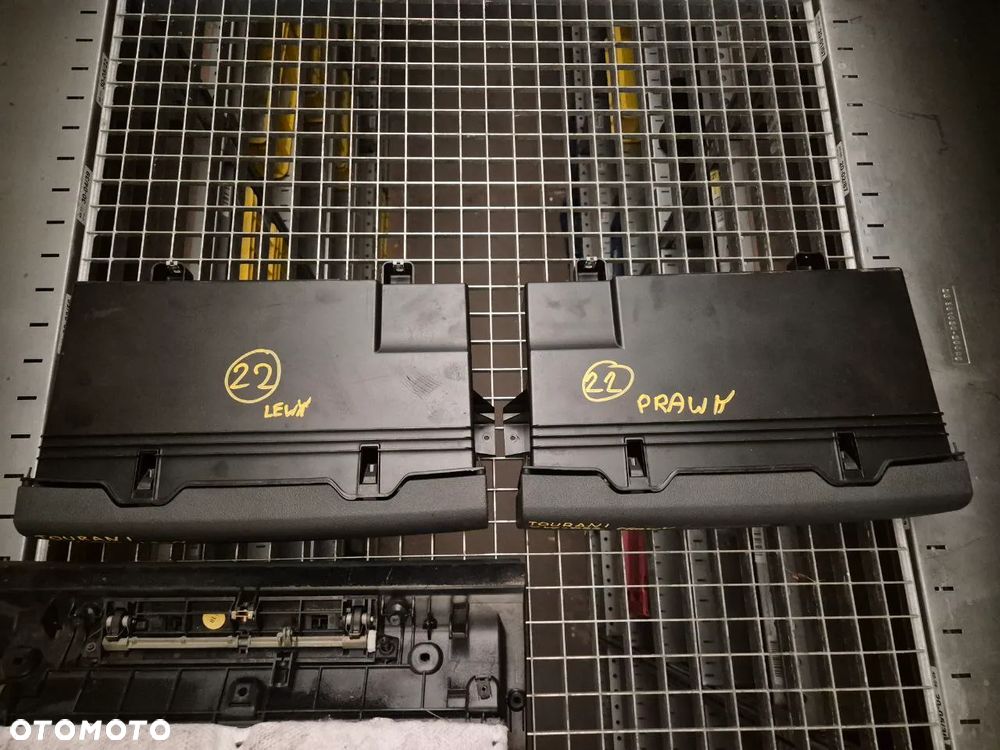 VOLKSWAGEN PORSCHE SCHOWEK PASAŻERA, ŚRODKOWY, KIEROWCY. - 22