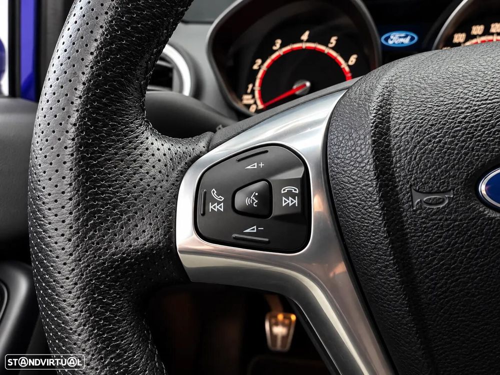 Ford Fiesta 1.6 EcoBoost c/ Pack Pele Desportiva ST - 13