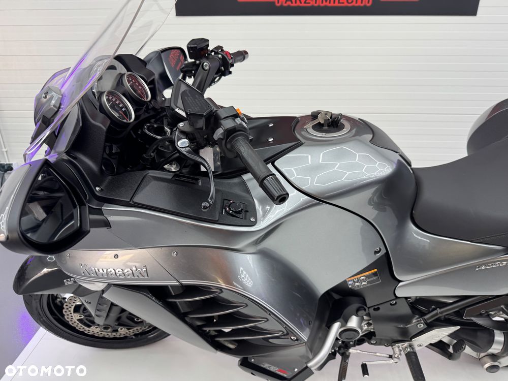 Kawasaki GTR - 32
