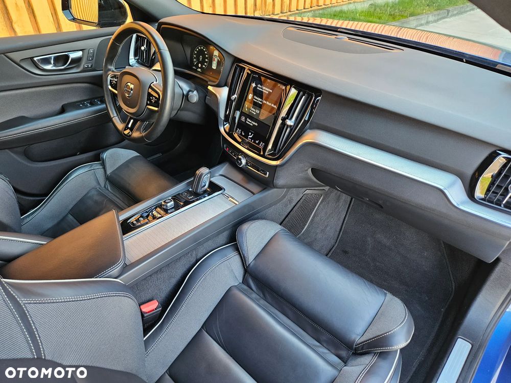Volvo S60 B4 B R-Design - 10