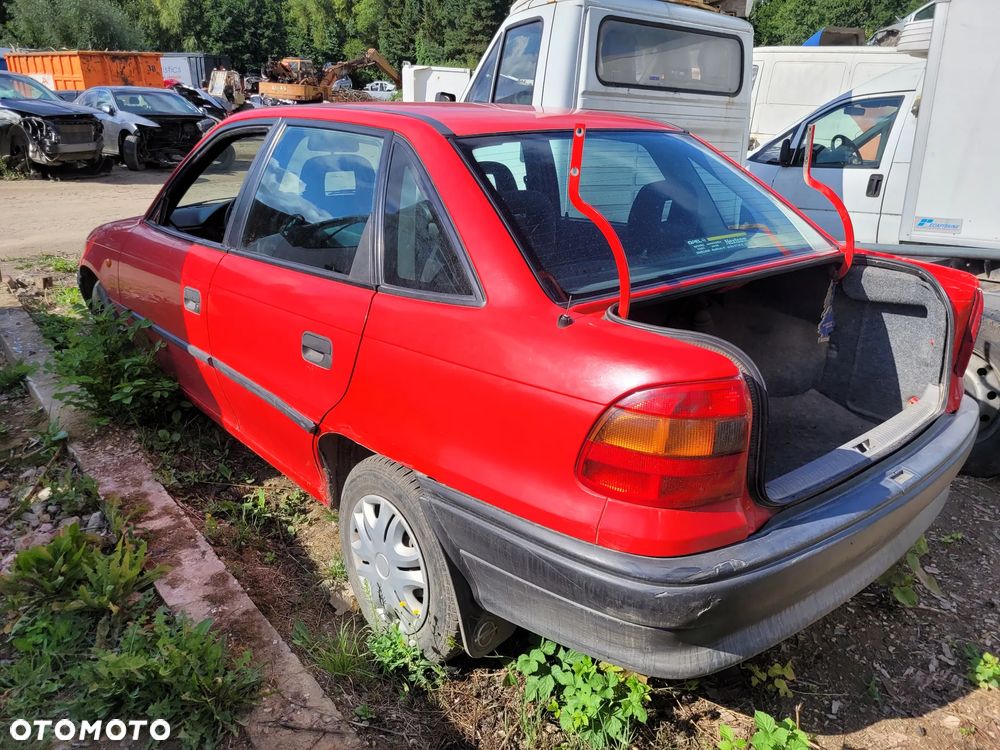 OPEL ASTRA F SEDAN maska pokrywa silnika klapa bagażnika zderzak lampa reflektor pas przedni stop lampy halogeny - 3