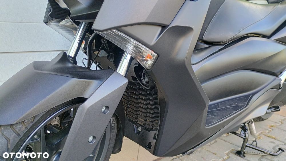 Yamaha X-max - 12