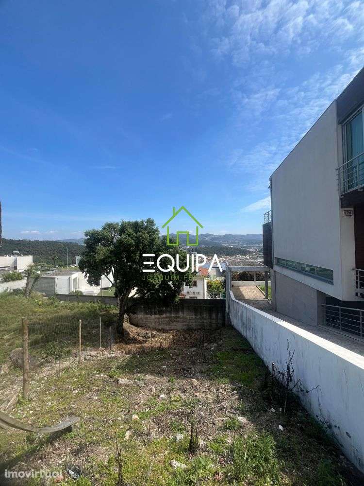 Lote de terreno com projeto aprovado em Moreira de Cónegos - Grande imagem: 3/13