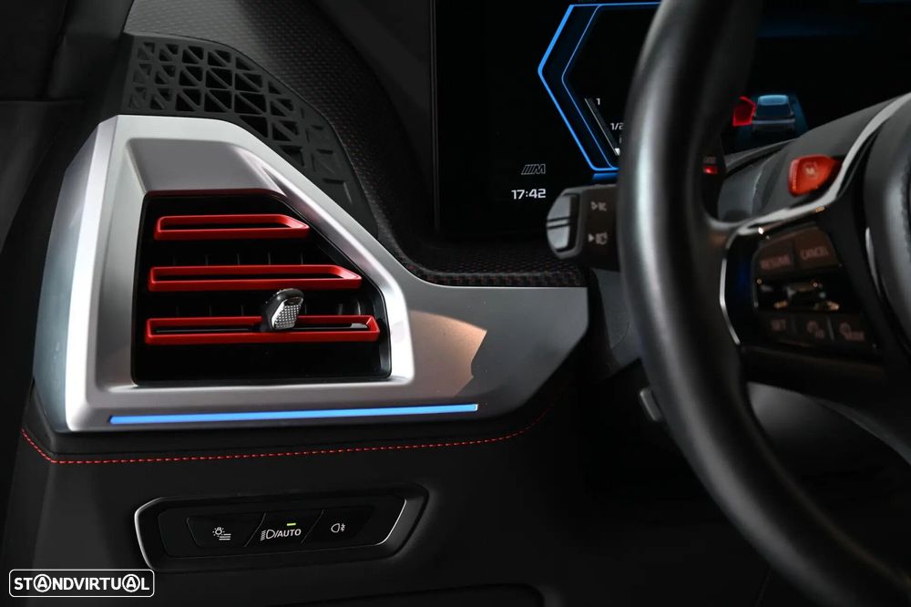 BMW XM Label Red - 32