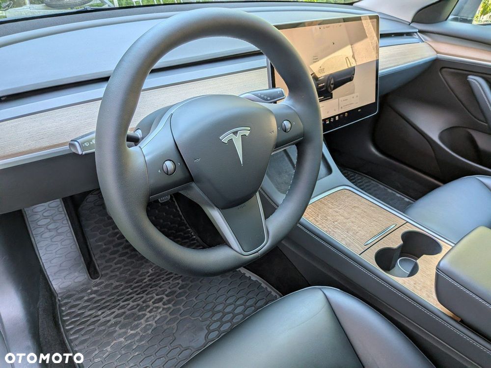 Tesla Model 3 - 16