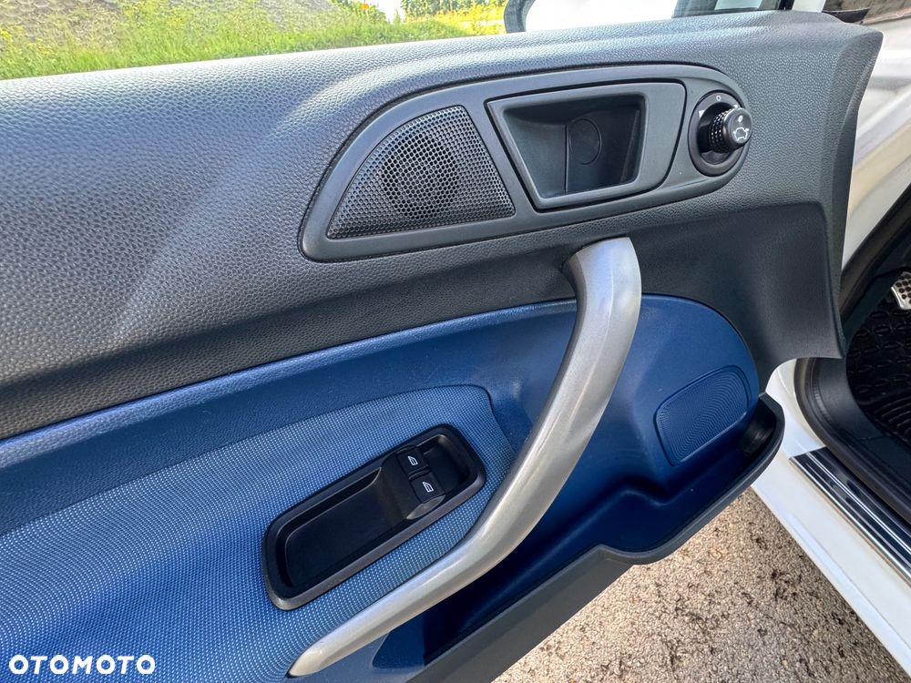 Ford Fiesta - 9
