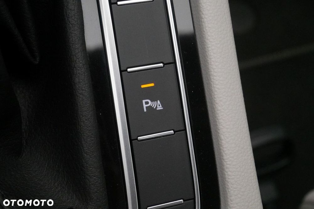 Volkswagen Passat Variant - 18
