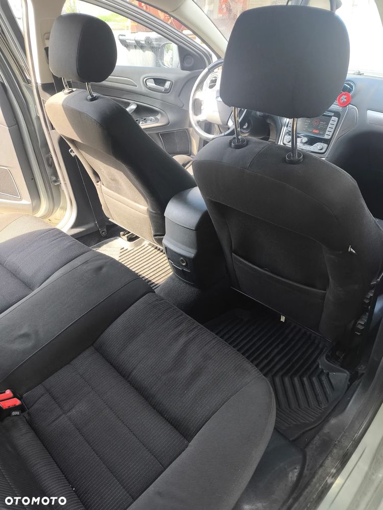 Ford Mondeo 2.0 Titanium - 12