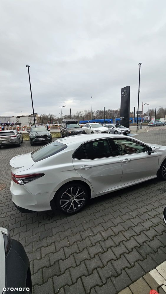 Toyota Camry - 22