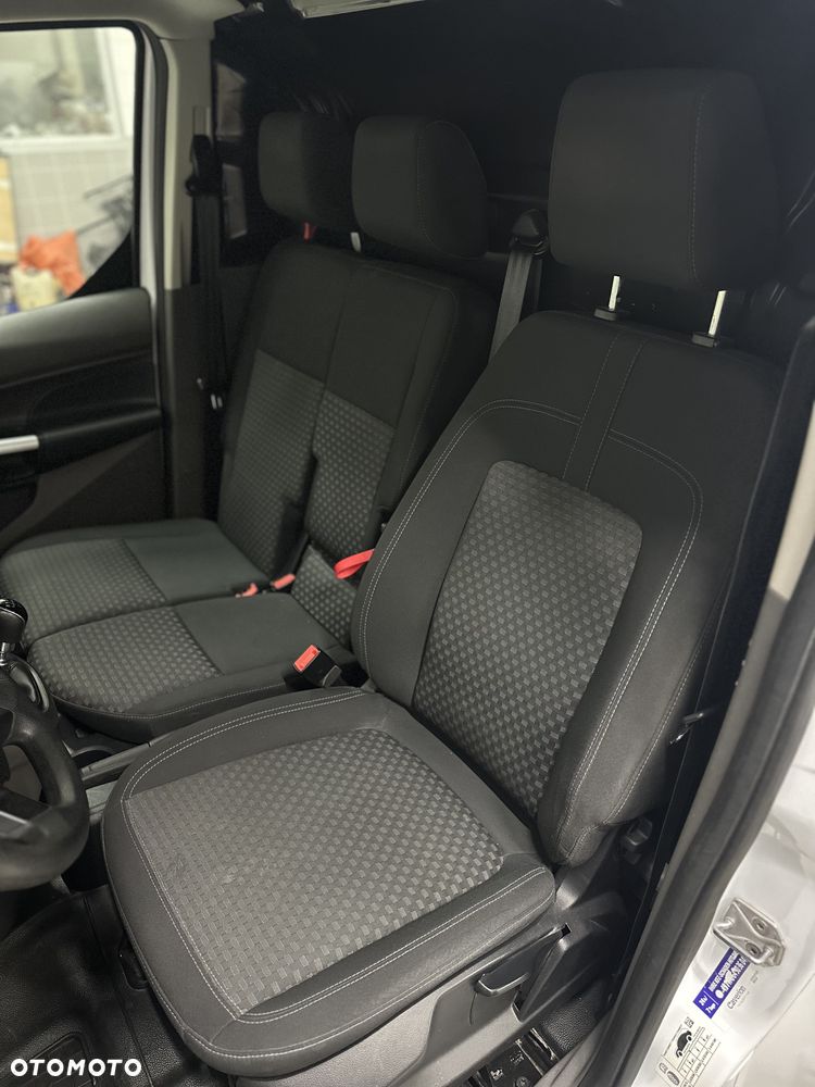 Ford Transit Connect - 19