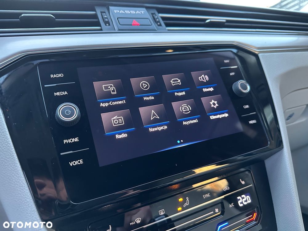 Volkswagen Passat Variant 2.0 TDI SCR DSG Elegance - 25