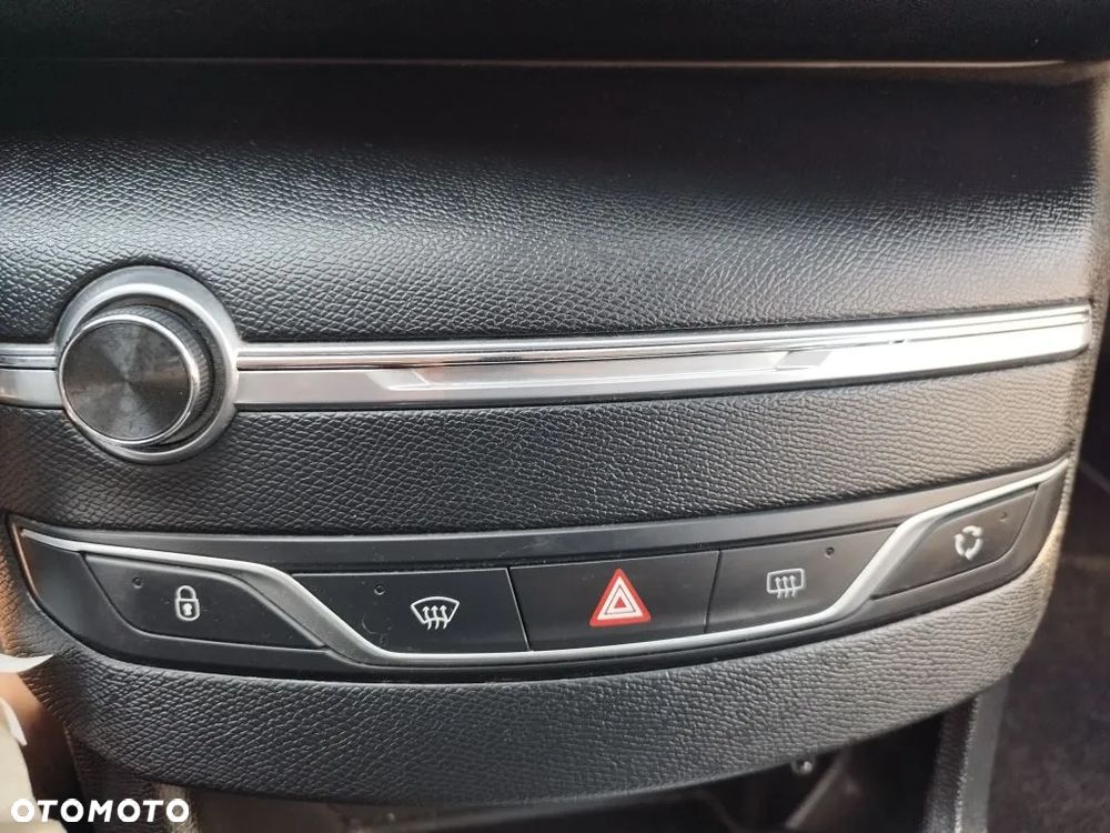 Peugeot 308 BlueHDi FAP 120 EAT6 Stop&Start Allure - 21