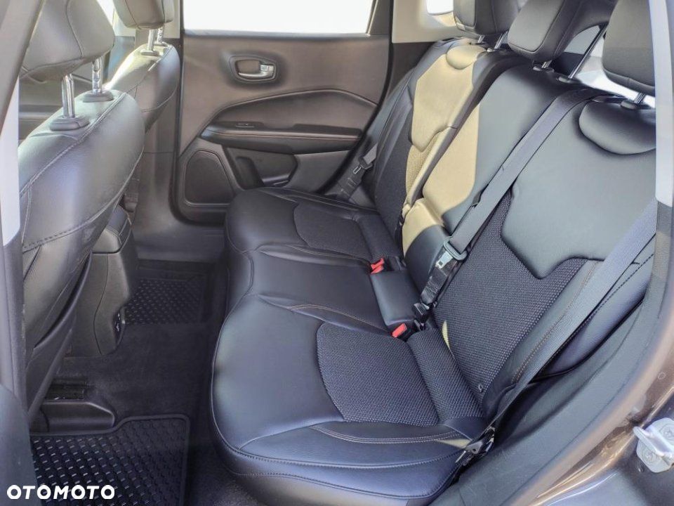 Jeep Compass - 21