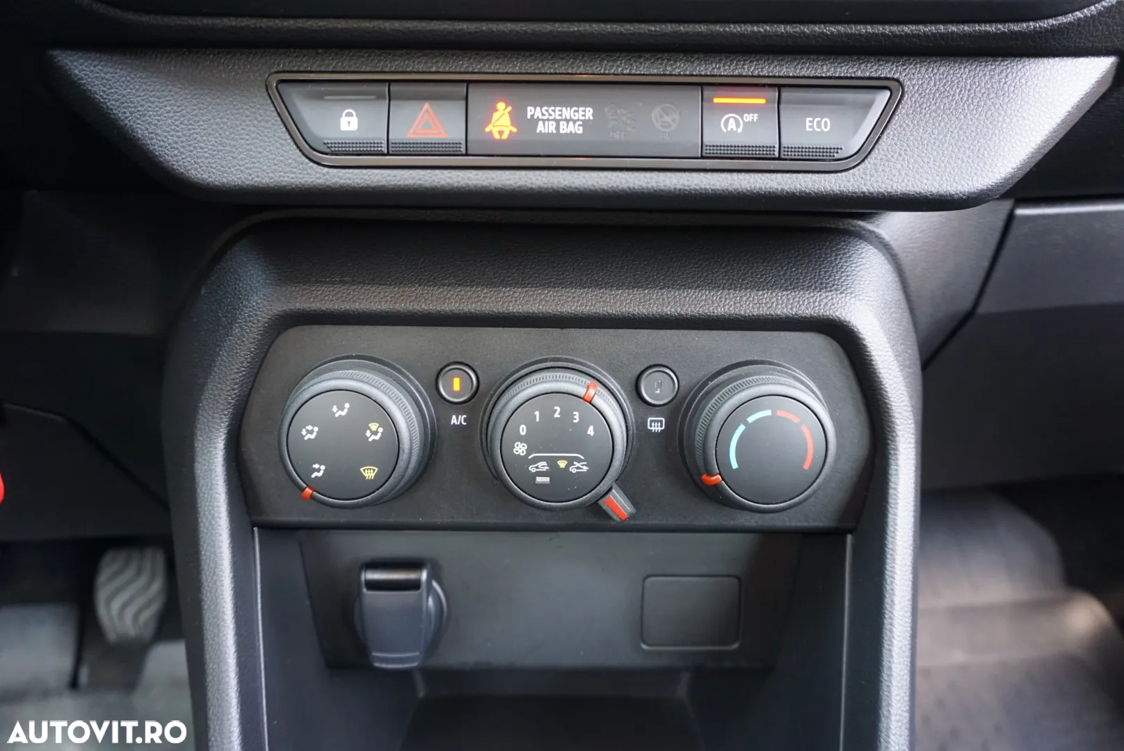 Dacia Logan TCe 90 MT6 Comfort - 16