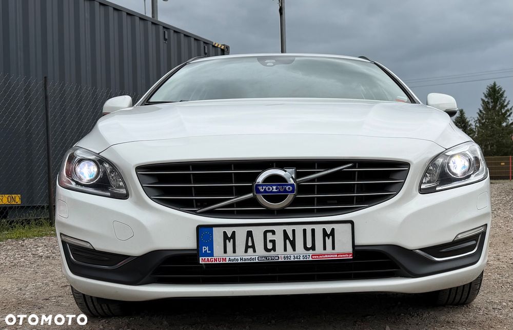 Volvo V60 D3 Drive-E Momentum - 24