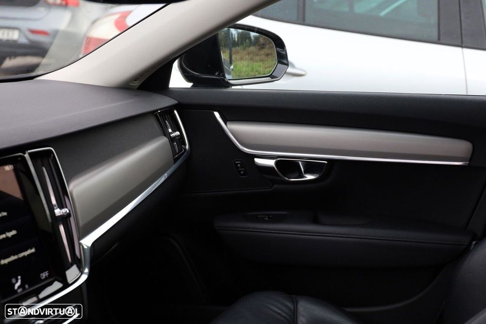 Volvo V90 2.0 D4 Momentum Plus Geartronic - 17